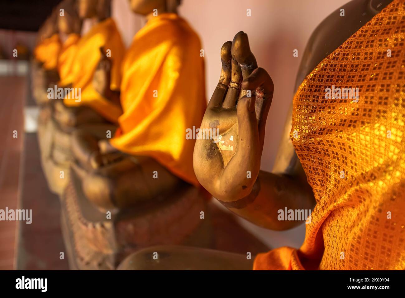 Phra That Sawi est l'une des destinations de voyage situées à Wat Phra dans la province de Sawi Chumphon, en Thaïlande. Banque D'Images Phra That Sawi est l'une des destinations de voyage situées à Wat Phra dans la province de Sawi Chumphon, en Thaïlande. Banque D'Images