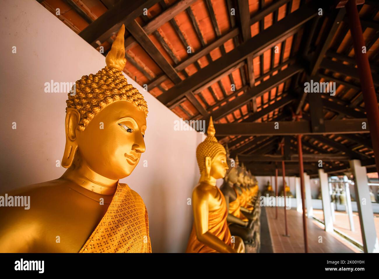 Phra That Sawi est l'une des destinations de voyage situées à Wat Phra dans la province de Sawi Chumphon, en Thaïlande. Banque D'Images Phra That Sawi est l'une des destinations de voyage situées à Wat Phra dans la province de Sawi Chumphon, en Thaïlande. Banque D'Images