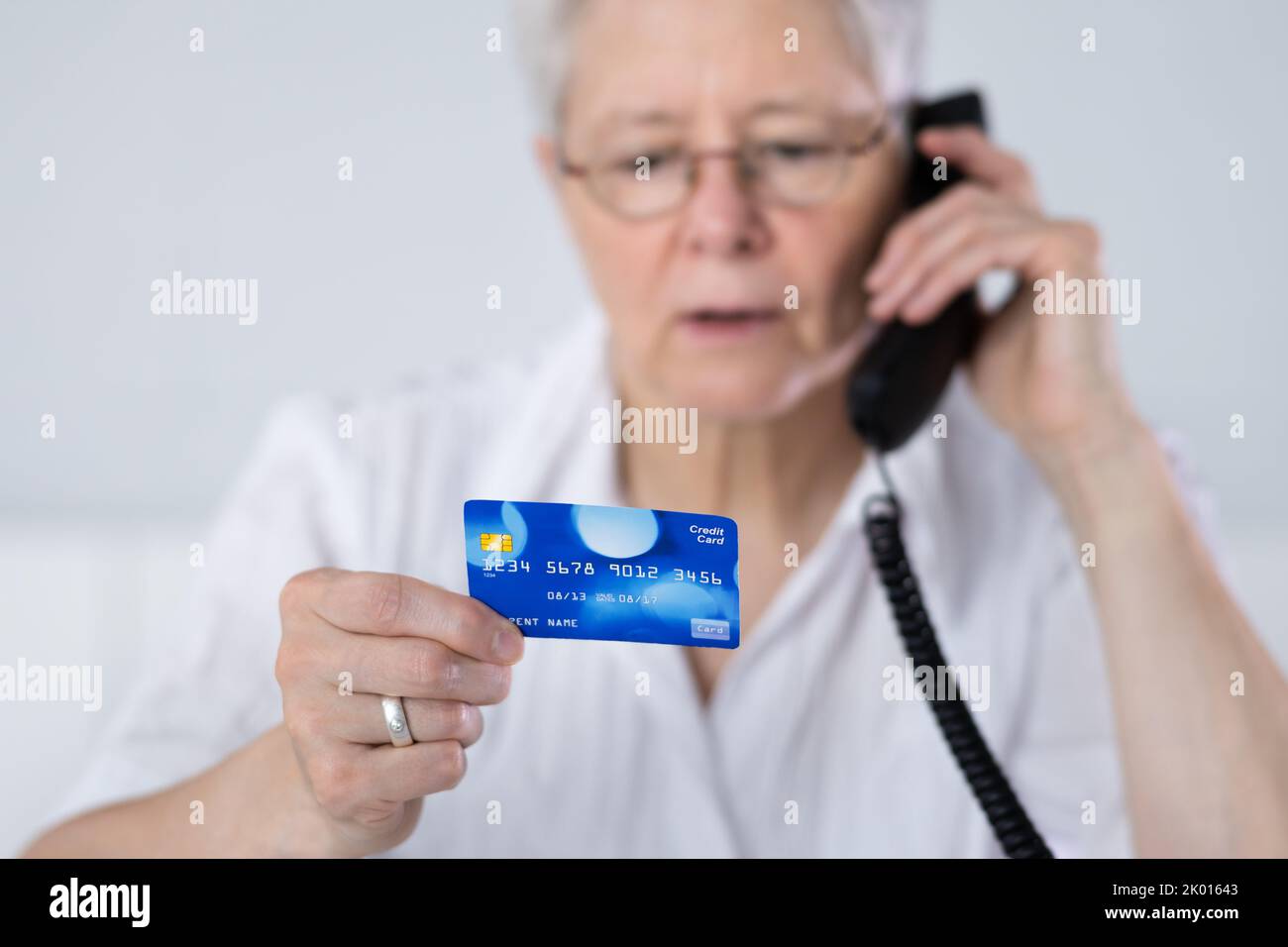 Fraude à l'appel de Scam aîné et fraude au financement de retraite senior Banque D'Images