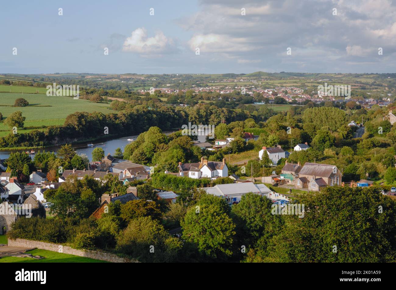 Ville de St Dogmaels et rivière Teifi, Pembrokeshire, pays de Galles, Royaume-Uni, Europe Banque D'Images