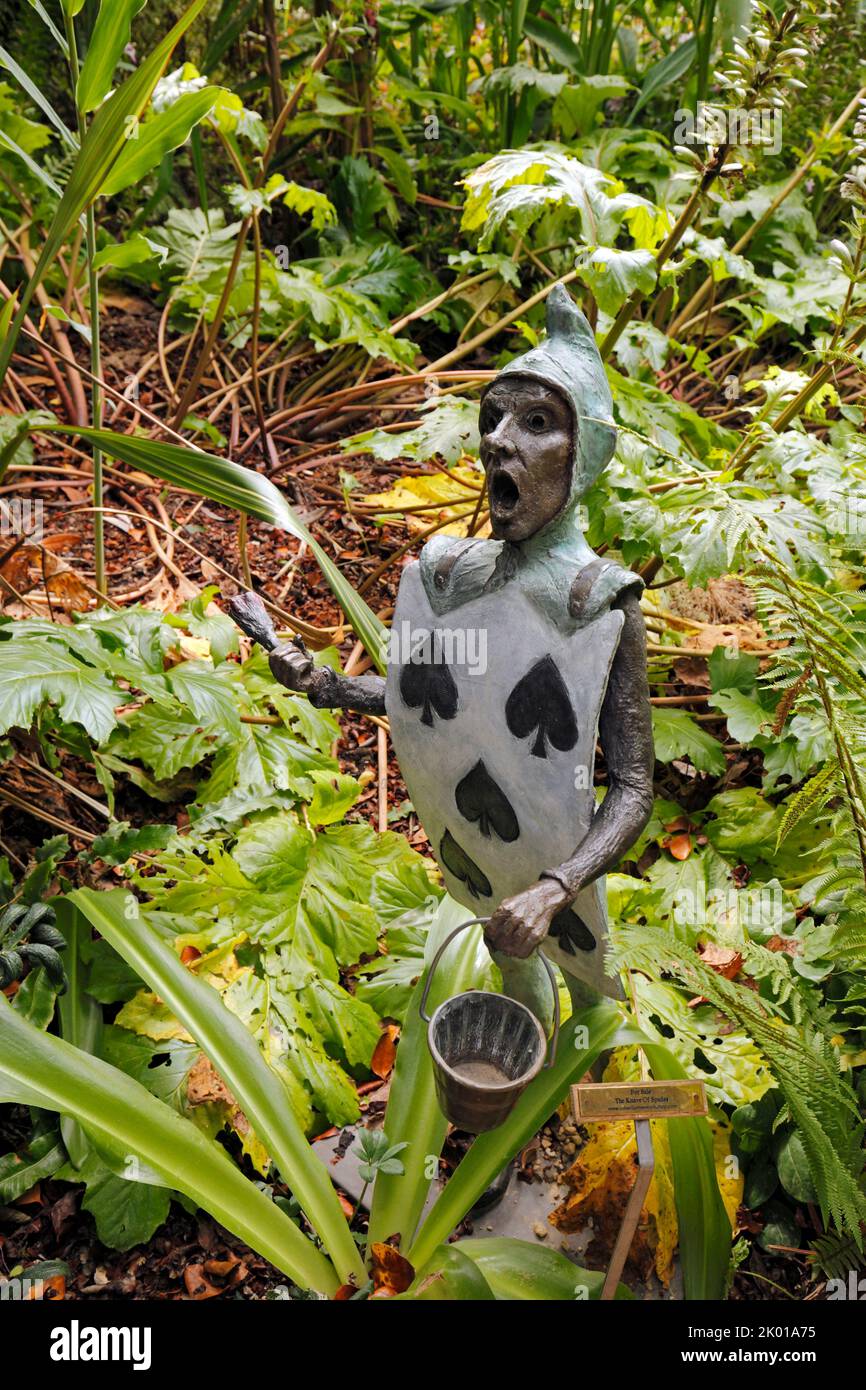 La Knave of Spades, statue au jardin tropical d'Abbotsbury, Dorset, Royaume-Uni Banque D'Images
