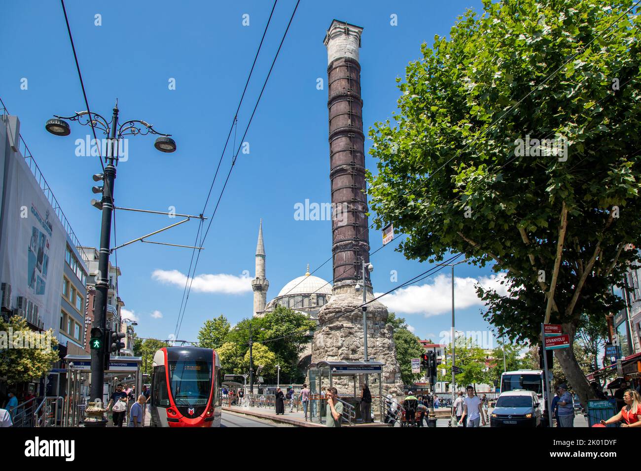 Stanbul,Turquie - 06-30-2022:vue de la colonne de Constantine (cemberlitas) Banque D'Images