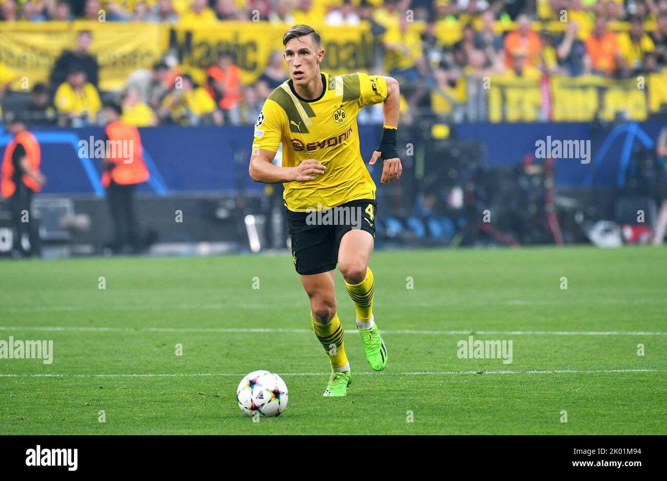 Ligue des champions de l'UEFA, Allemagne, signal Iduna Park Dortmund : Borussia Dortmund vs FC Kopenhagen ; Nico Schlotterbeck Banque D'Images