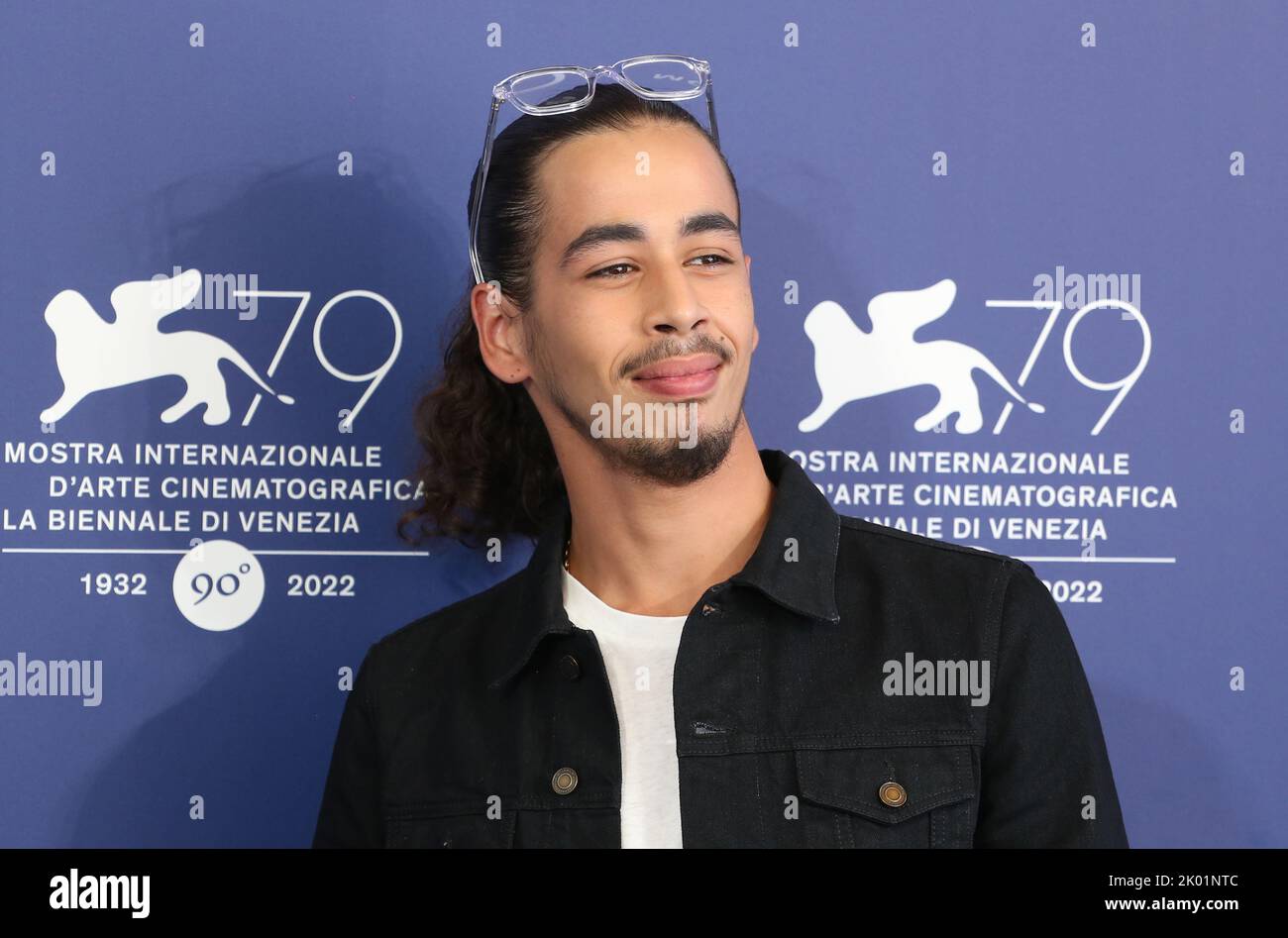 Venise, Italie, 2nd septembre 2022, Sami Slimane au photocall pour le film Athena au Festival du film de Venise 79th en Italie. Credit: Doreen Kennedy/Alamy Live News Banque D'Images