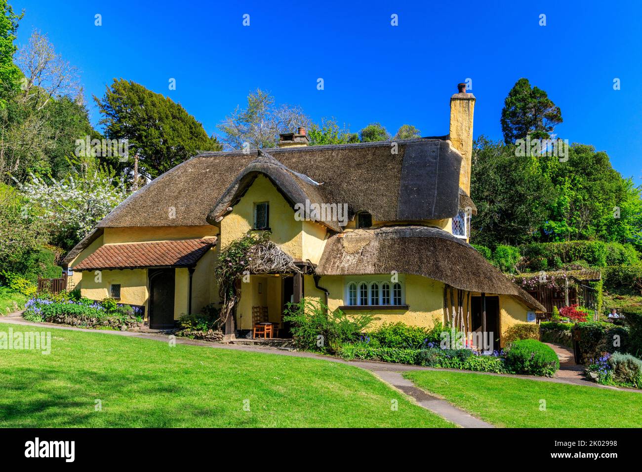 Périwinkle Cottage est un charmant cottage en chaume à Selworthy Green sur le domaine Holnicote, Somerset, Angleterre, Royaume-Uni Banque D'Images