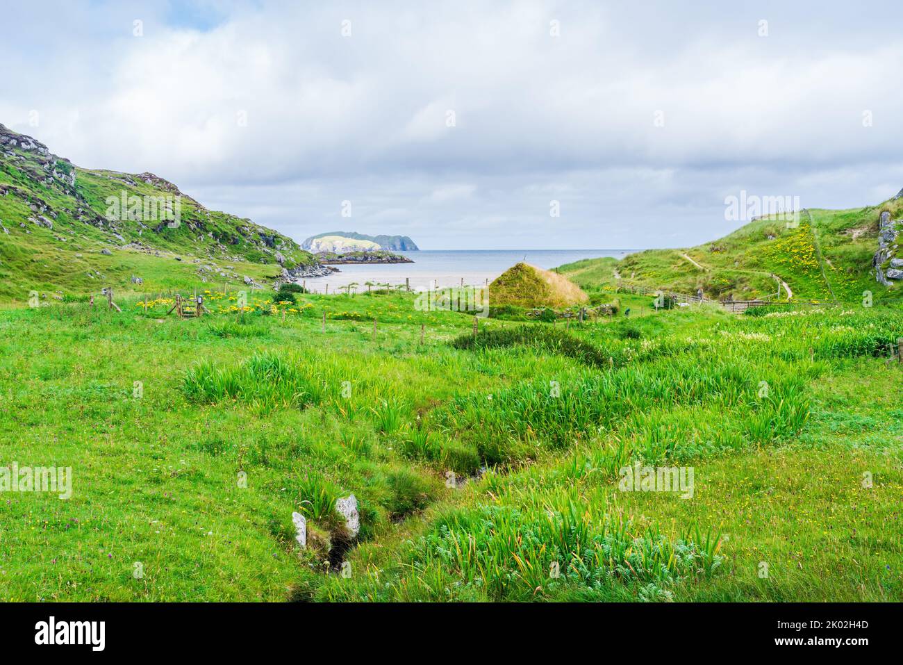 Bosta (Bostadh) Iron Age House recouverte d'herbe - Isle of Lewis, Écosse Banque D'Images