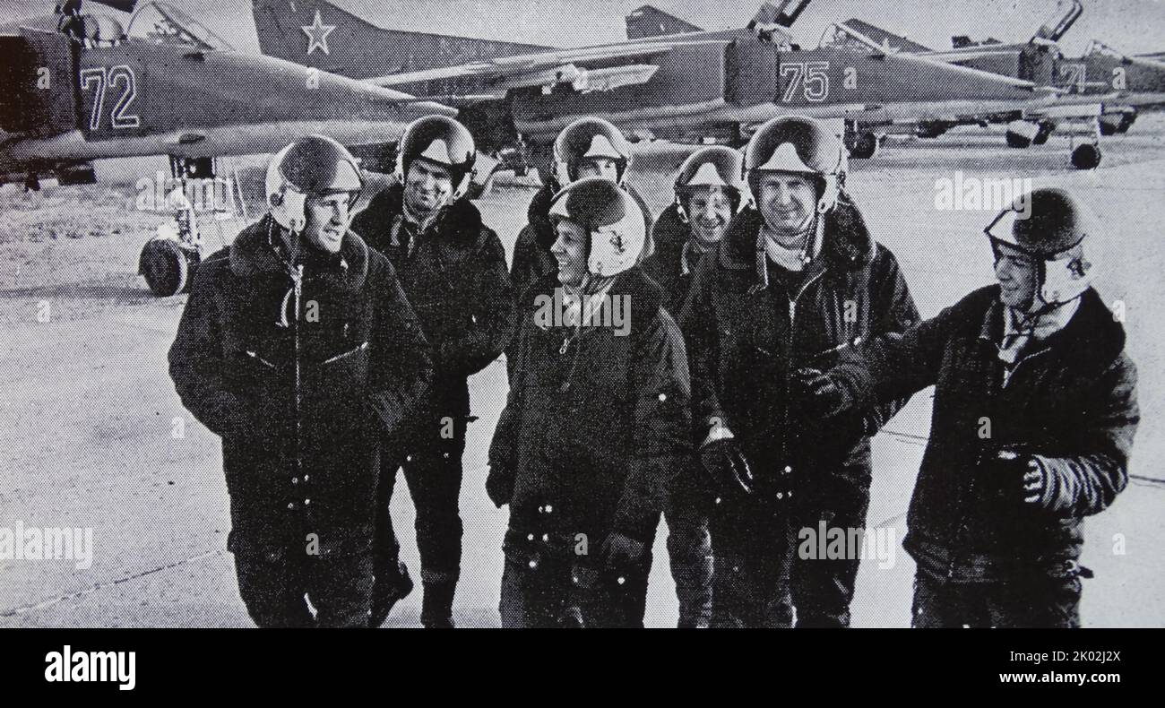 Pilotes de chasse russes après une mission. URSS 1980 Banque D'Images