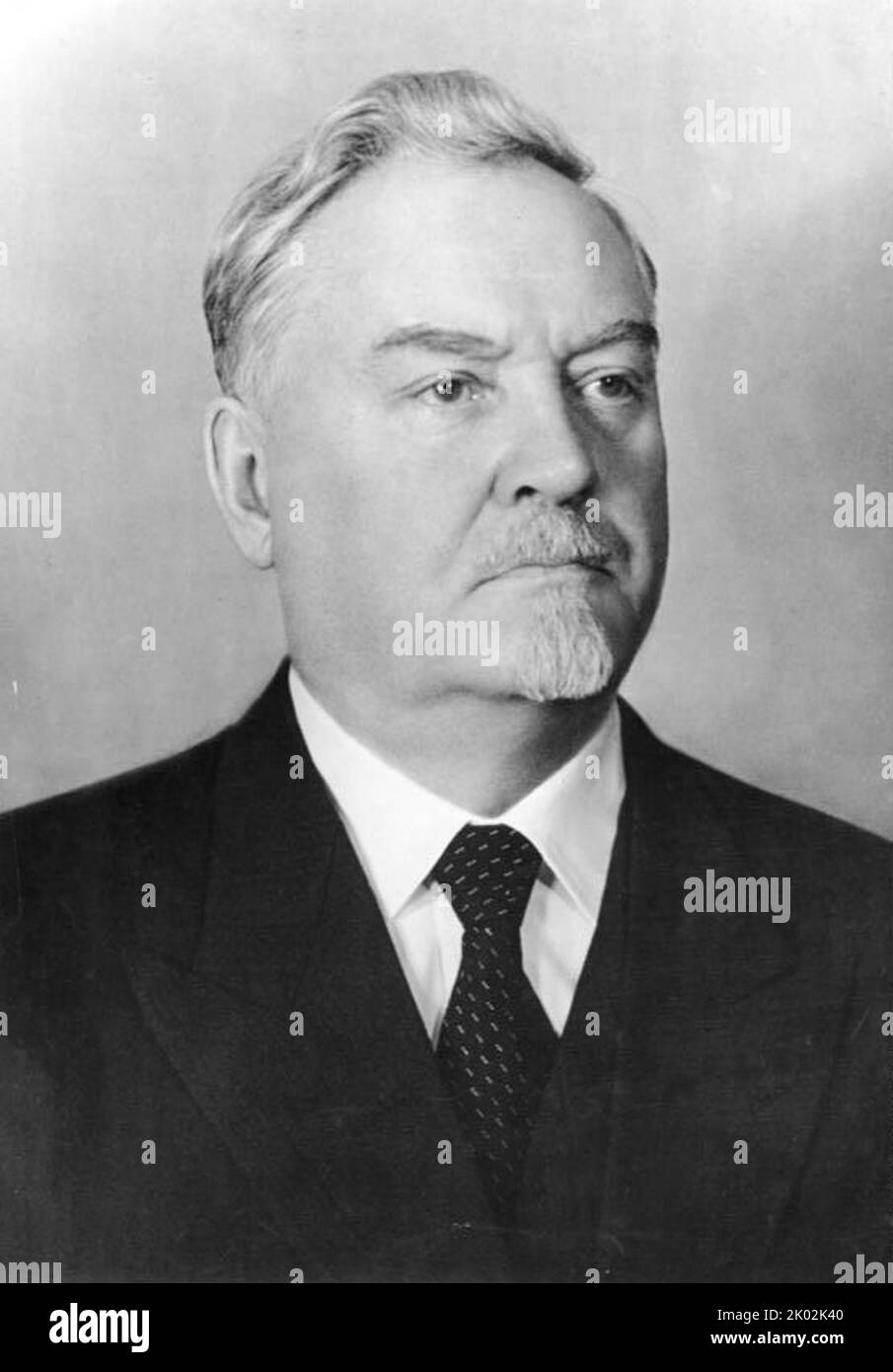 Nikolai Alexandrovitch Bulganin (1895 - 1975) politicien soviétique qui a servi comme ministre de la Défense (1953-1955) et Premier ministre de l'Union soviétique (1955-1958) sous Nikita Khrouchtchev, après service dans l'Armée rouge et comme ministre de la Défense sous Joseph Staline. Banque D'Images