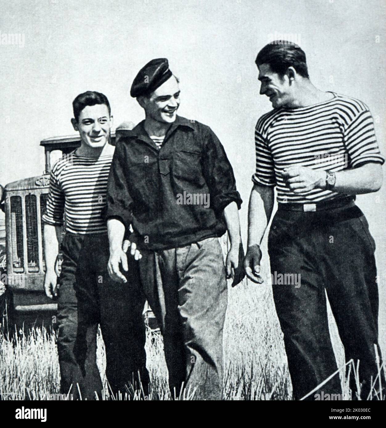 Marins en congé visitant les terres agricoles en Union soviétique 1960. Banque D'Images