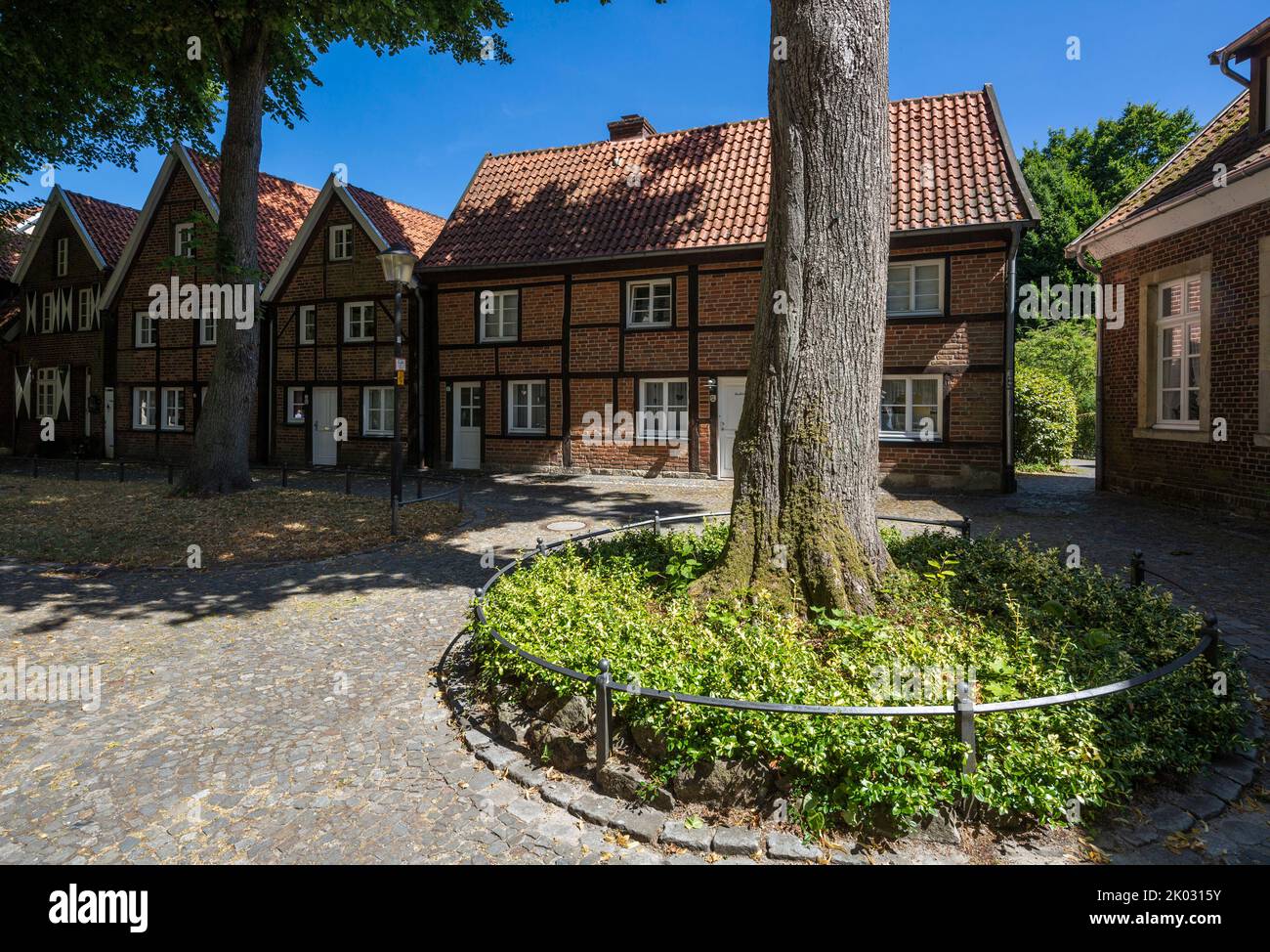 Allemagne, Billerbeck, Berkel, Baumberge, Muensterland, Westphalie, Rhénanie-du-Nord-Westphalie, maisons à Johanniskirchplatz, maisons de citoyens, maisons résidentielles, maisons de stockage, bâtiments à colombages Banque D'Images