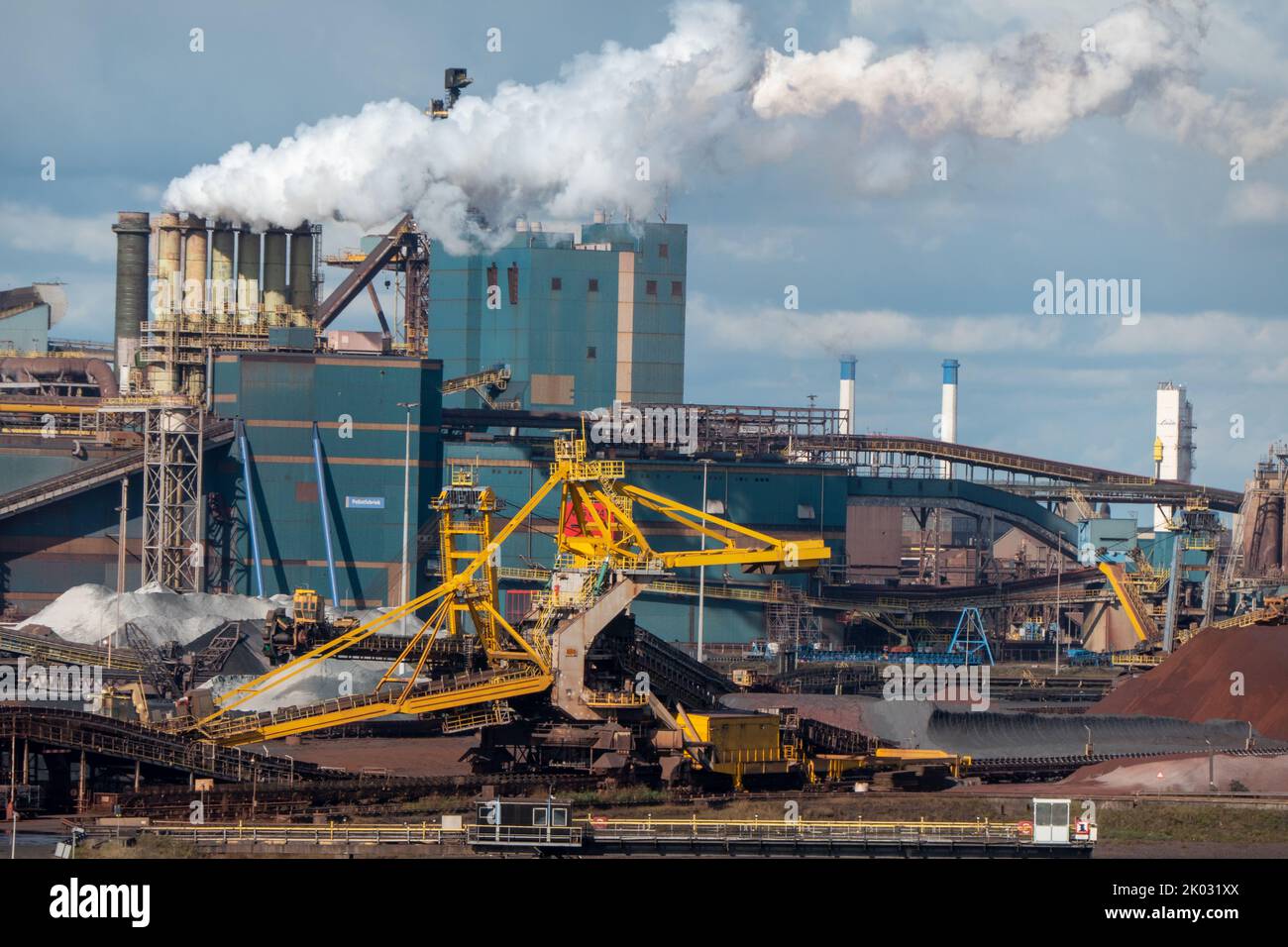 Vue de l'usine d'acier Tata Steel à IJmuiden, Hollande Banque D'Images