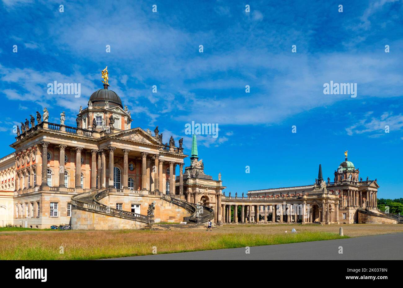 Communs, anciens bâtiments de ferme derrière le Nouveau Palais dans le Parc de Sanssouci, aujourd'hui bâtiments de l'Université de Potsdam, Parc de Sanssouci, Potsdam, Brandebourg, Allemagne Banque D'Images