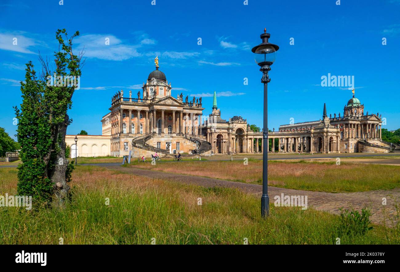 Communs, anciens bâtiments de ferme derrière le Nouveau Palais dans le Parc de Sanssouci, aujourd'hui bâtiments de l'Université de Potsdam, Parc de Sanssouci, Potsdam, Brandebourg, Allemagne Banque D'Images