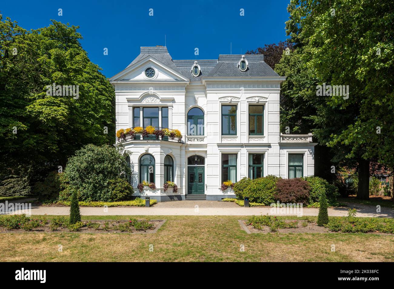 Allemagne, Ahaus, Westmuensterland, Muensterland, Westphalie, Rhénanie-du-Nord-Westphalie, Villa van Delden, classicisme, ancienne villa de propriétaire d'usine et maison résidentielle, aujourd'hui la maison est disponible pour des présentations artistiques et des mariages et est considérée comme une maison de rencontre Banque D'Images