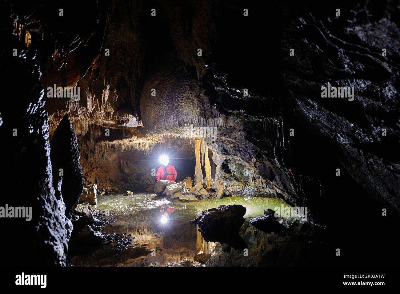 Grotte en pierre à affûter, Grotte du Château de la Roche Banque D'Images