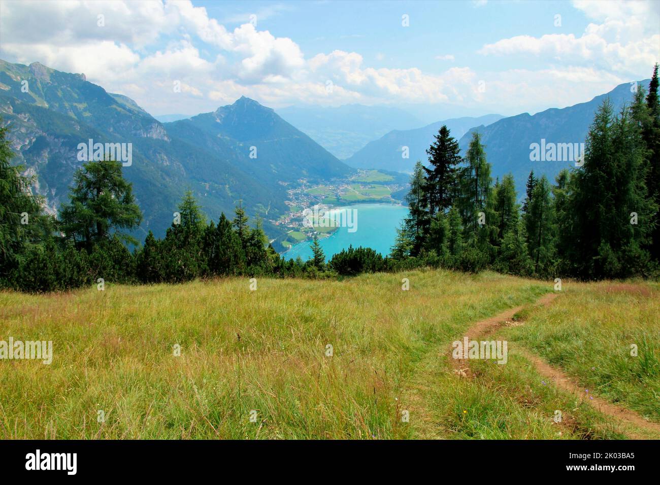 Vue sur Achensee, pendant la randonnée à Seebergspitze, panorama alpin, Tyrol, Autriche Banque D'Images