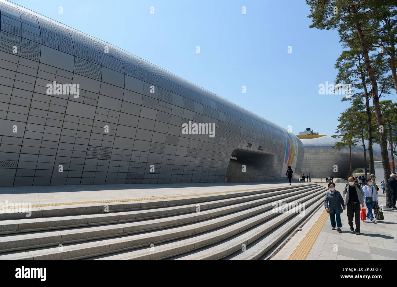 Le Dongdaemun Design Plaza, abrégé DDP, est un important point de ...