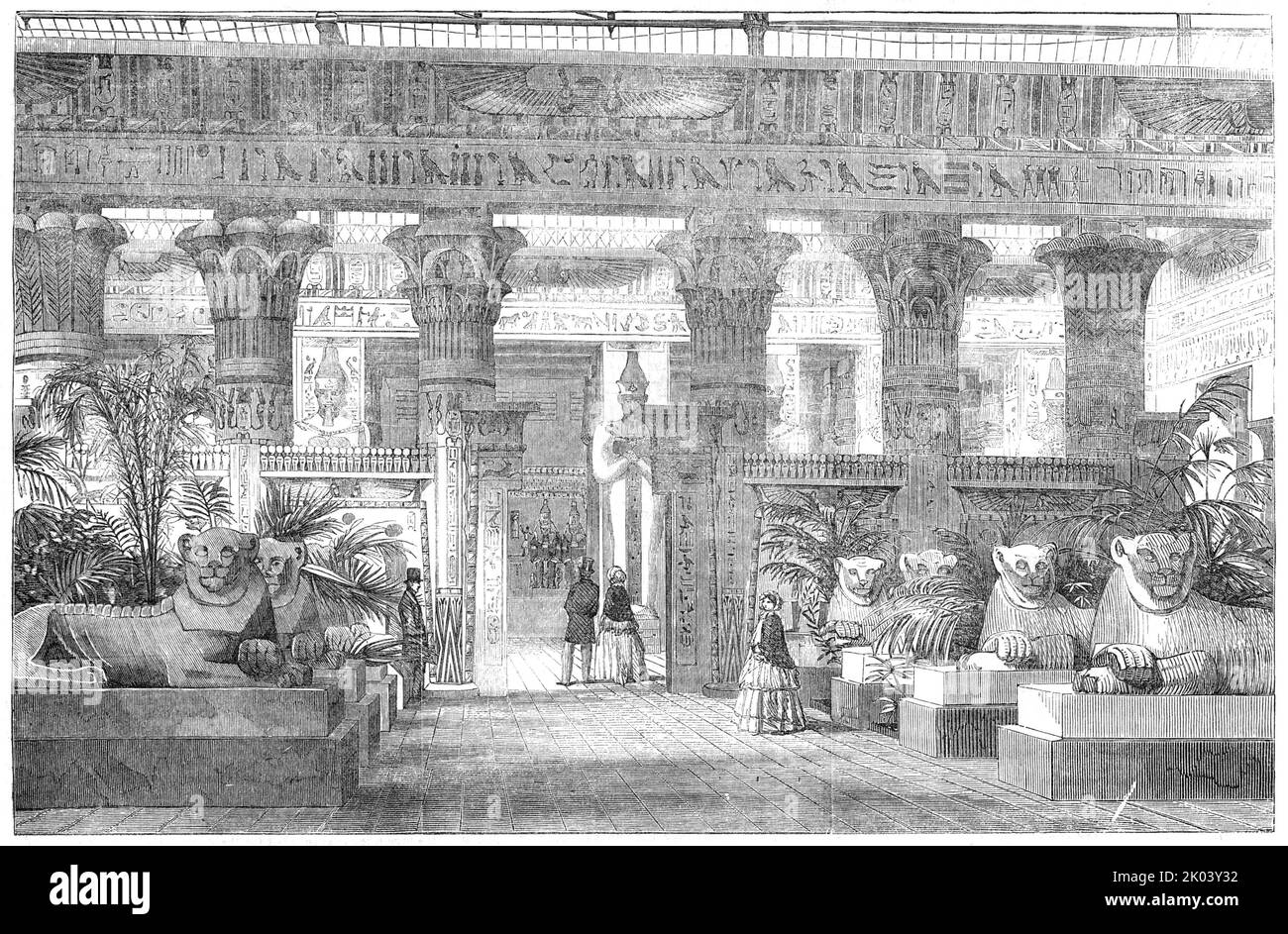 Le Palais de Cristal - entrée à la Cour égyptienne depuis la Nave, près de l'avenue des Lions, 1854. Répliques de la sculpture et de l'architecture égyptiennes anciennes à Sydenham, dans le sud de Londres. 'Nous nous approchons de la Cour égyptienne de la Nave par une avenue de lions, coulés d'une paire d'Égypte par Lord Prudhoe (l'actuel duc de Northumberland), et nous avons devant nous les murs extérieurs et les colonnes d'un temple, non pris d'une structure particulière, Mais composé de diverses sources, pour illustrer les colonnes et les capitales égyptiennes pendant la période Ptolemaic, quelque part environ 300 ans avant J.-C. sur les murs Banque D'Images