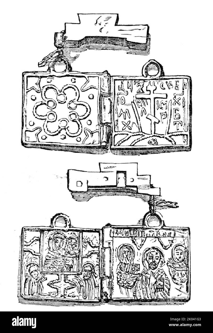 Amulet russe, 1854. L'un des amulettes portées par les 'soldats cuscovite... qui sont tombés à [la bataille de] Alma... il se compose d'un petit loket de étain, le travail très grossier. La figure la plus proéminente à l'extérieur est une cresson, entourée de caractères russes. Un petit morceau de bois attaché par une corde montre les restes d'une Croix grecque, au centre duquel une croix romaine métallique semble avoir été incrustée. Sur une feuille de l'intérieur, une figure impolie de la Vierge à l'enfant a été estampillée, avec deux figures dévotes priant pour elle. De l'autre côté, l'artiste semble avoir représenté un C. Banque D'Images