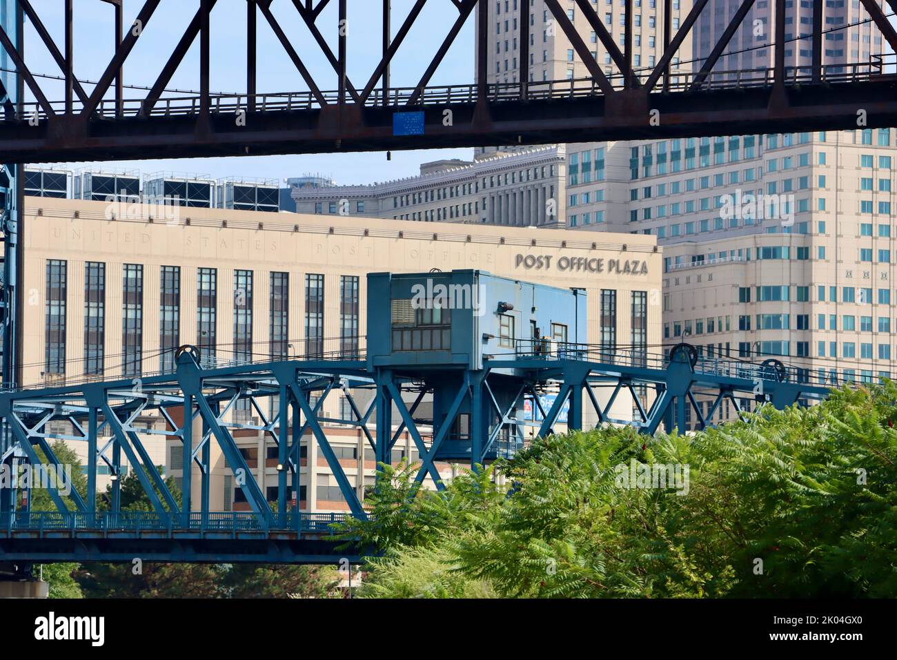 Post Office Plaza vu par le pont élévateur carter Road, Cleveland, Ohio Banque D'Images