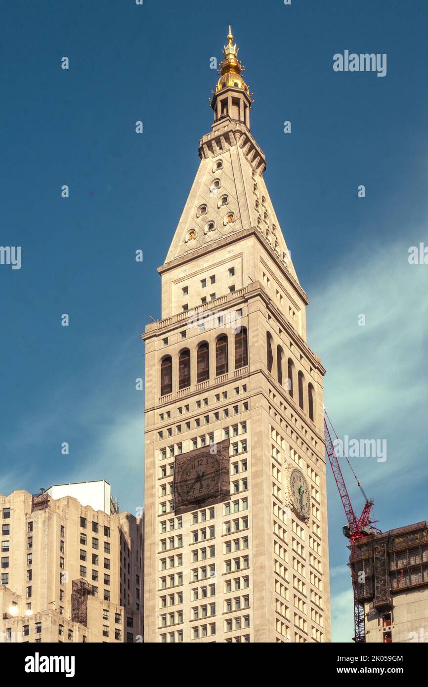 New York, NY - USA - 3 septembre 2022 vue verticale de la Metropolitan Life Insurance Company Tower, un gratte-ciel occupant un bloc complet dans le Flatiron Banque D'Images