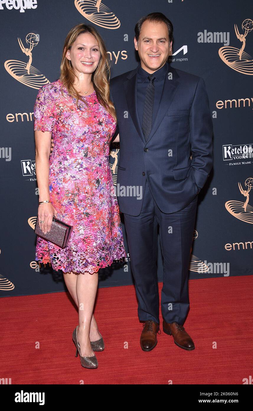 Michael Stuhlbarg et Mai-Linh Lofgren arrivent à la fête des artistes nominés de l'Académie de télévision qui s'est tenue à l'Académie de télévision à North Hollywood, CA sur 9 septembre 2022. © OConnor / AFF-USA.com Banque D'Images