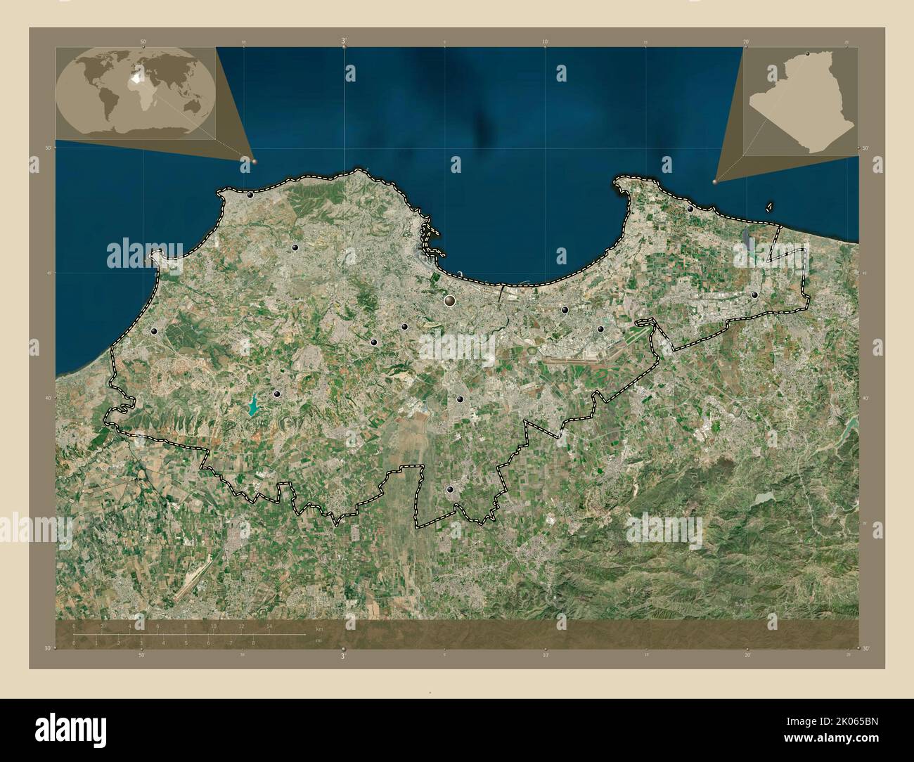 Alger, province d'Algérie. Carte satellite haute résolution. Lieux des principales villes de la région. Cartes d'emplacement auxiliaire d'angle Banque D'Images