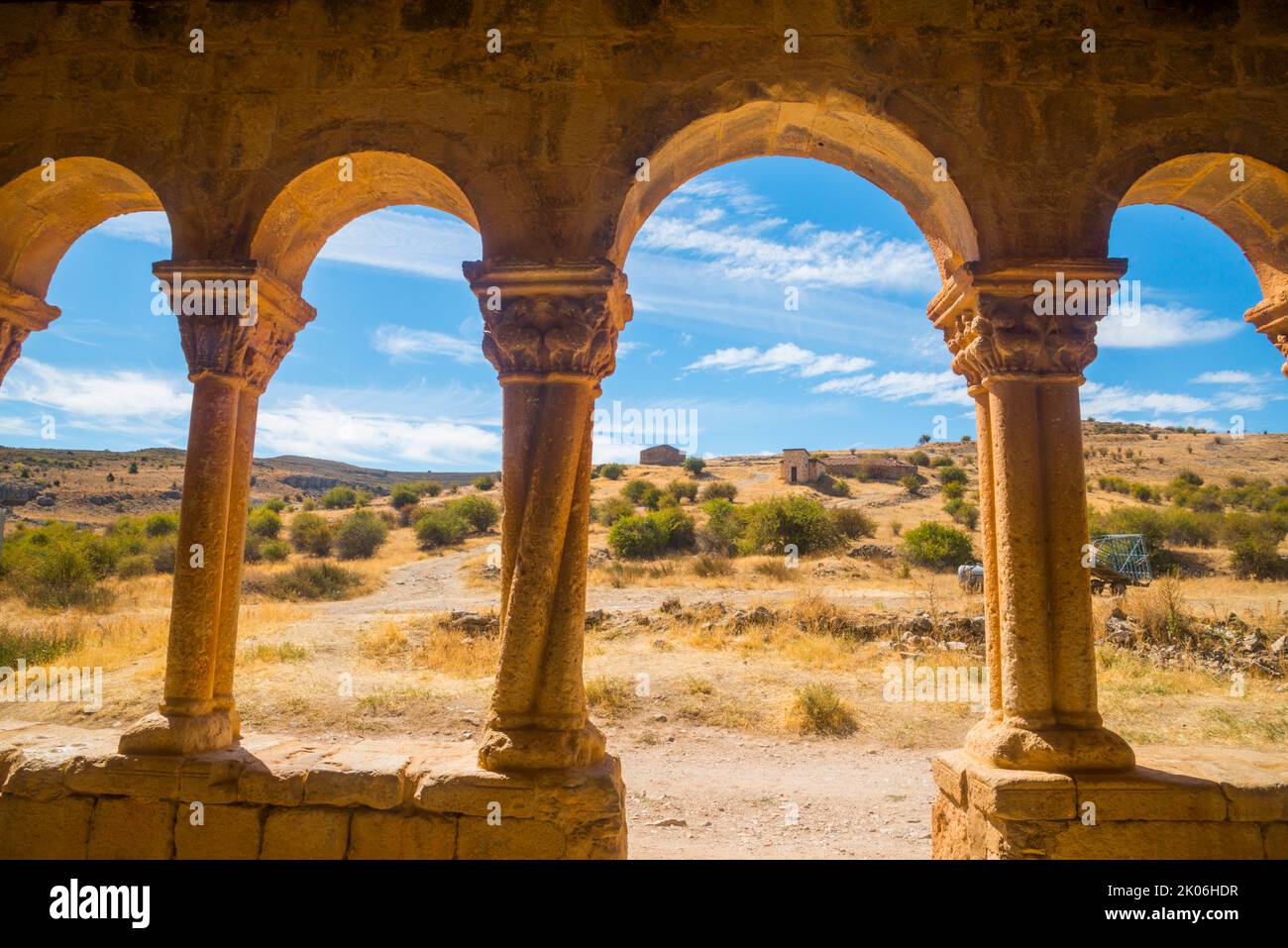 Portique de l'église San Pedro. Caracena, province de Soria, Castilla leon, Espagne. Banque D'Images