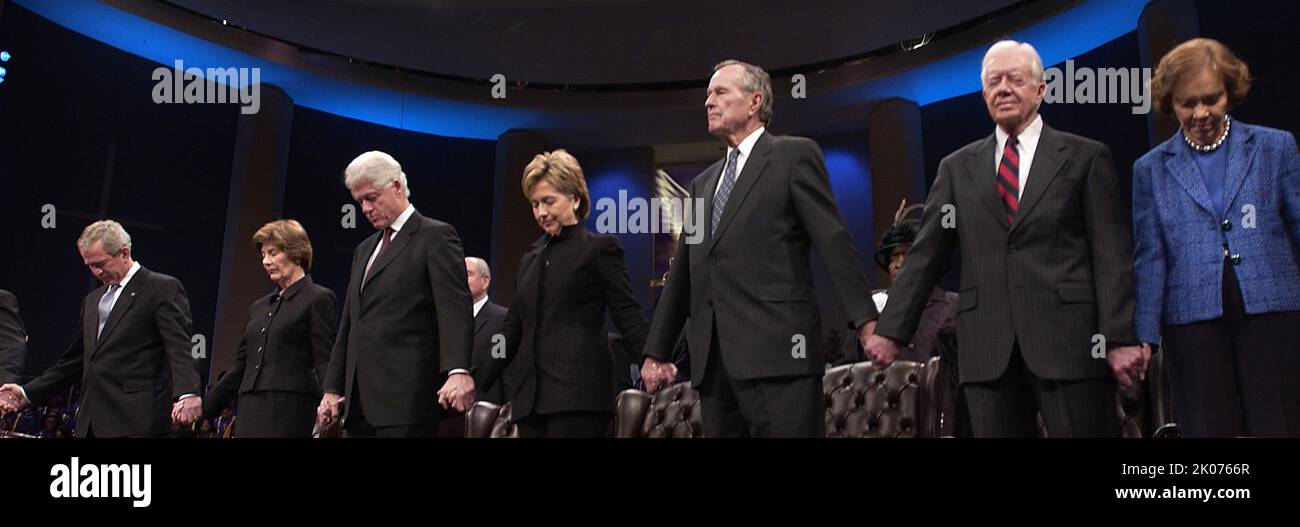 VIP au service funéraire de Coretta Scott King, Église baptiste Missionnaire de la Nouvelle naissance, Lithonia, Géorgie: Président George W. Bush, première dame Laura Bush, ancien président Bill Clinton, sénateur de New York et ancienne première dame Hillary Rodham Clinton, ancien président George H.W. Bush, l'ancien président Jimmy carter, l'ancienne première dame Rosalynn carter. Banque D'Images