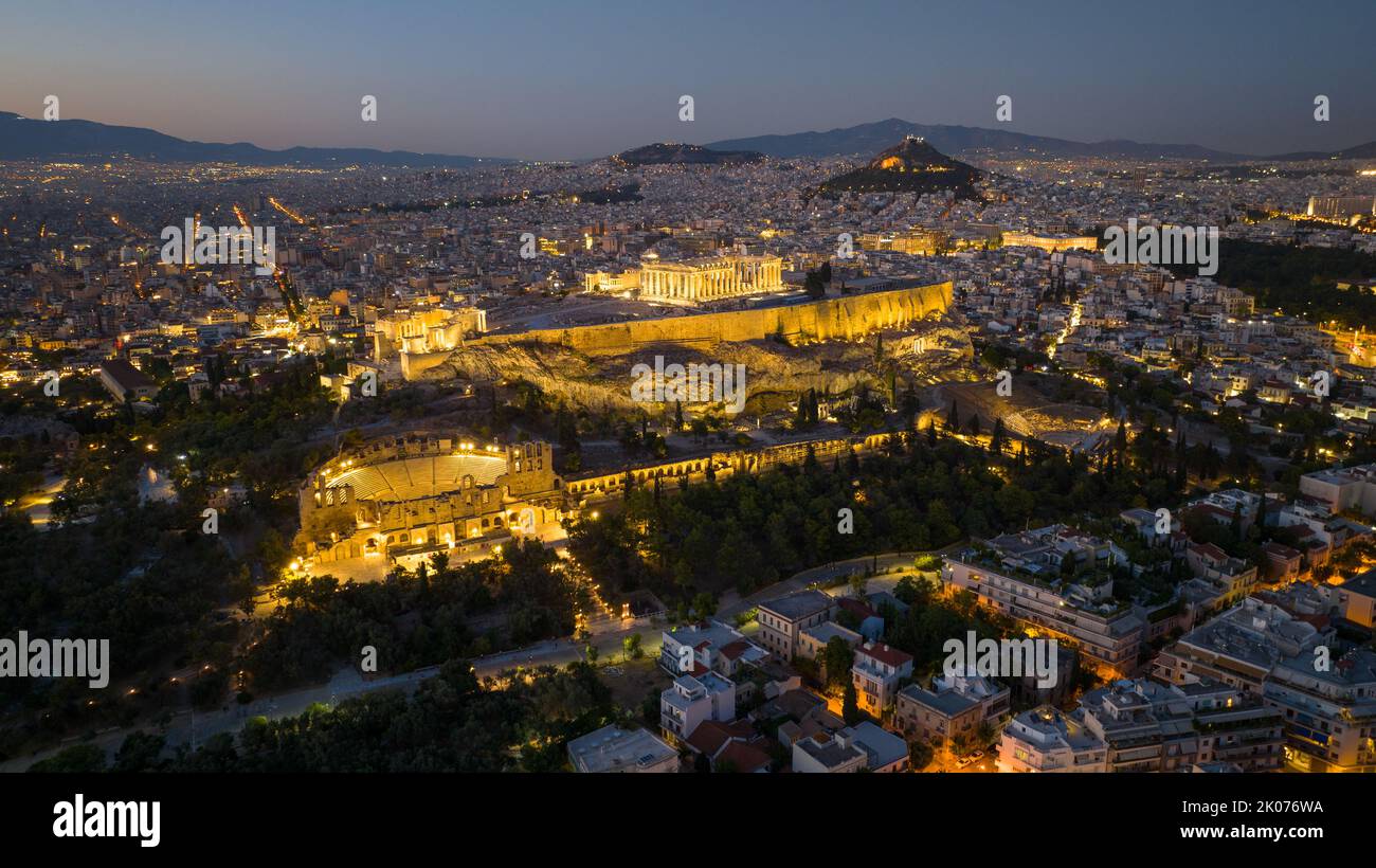 Vue aérienne de l'Acropole d'Athènes, Grèce au crépuscule Banque D'Images