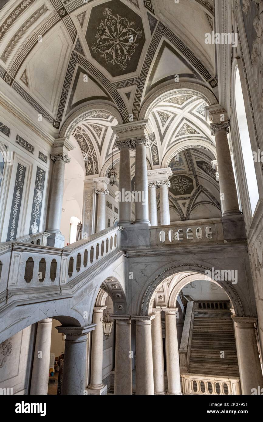 Intérieur de l’ancien monastère de San Nicolò l’Arena, Catane, Sicile. Il est maintenant occupé par le Département des sciences humaines de l'Université Banque D'Images