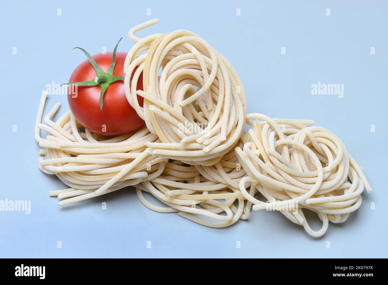 Pici pâtes, les pâtes nichent avec la tomate, pâtes, Italie Banque D'Images