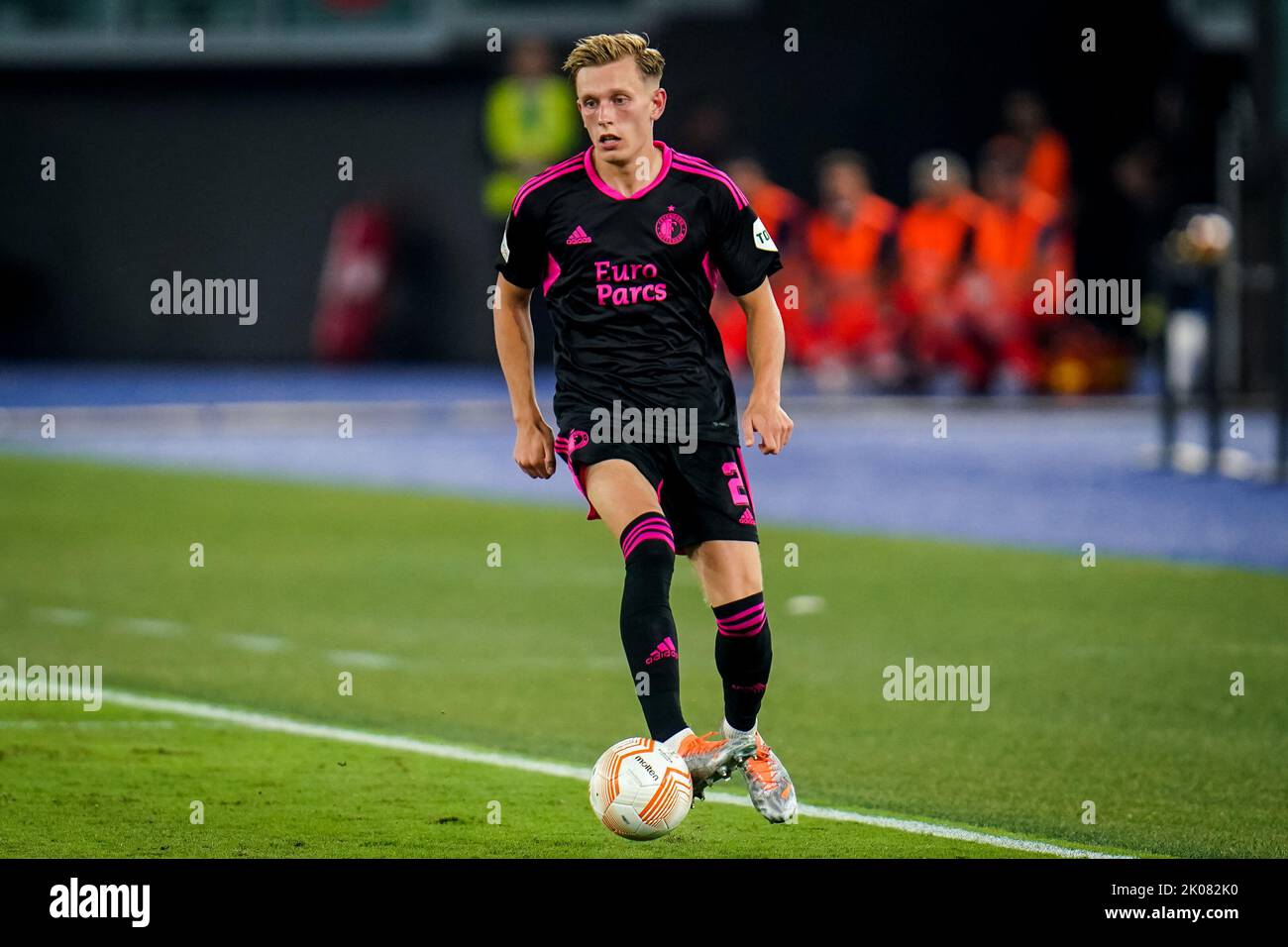 ROME, ITALIE - SEPTEMBRE 8 : Marcus Pedersen de Feyenoord dribbles avec le ballon lors du match de l'UEFA Europa League Group F entre le Latium Roma et le Feyenoord au Stadio Olimpico sur 8 septembre 2022 à Rome, Italie (photo de René Nijhuis/Orange Pictures) Banque D'Images