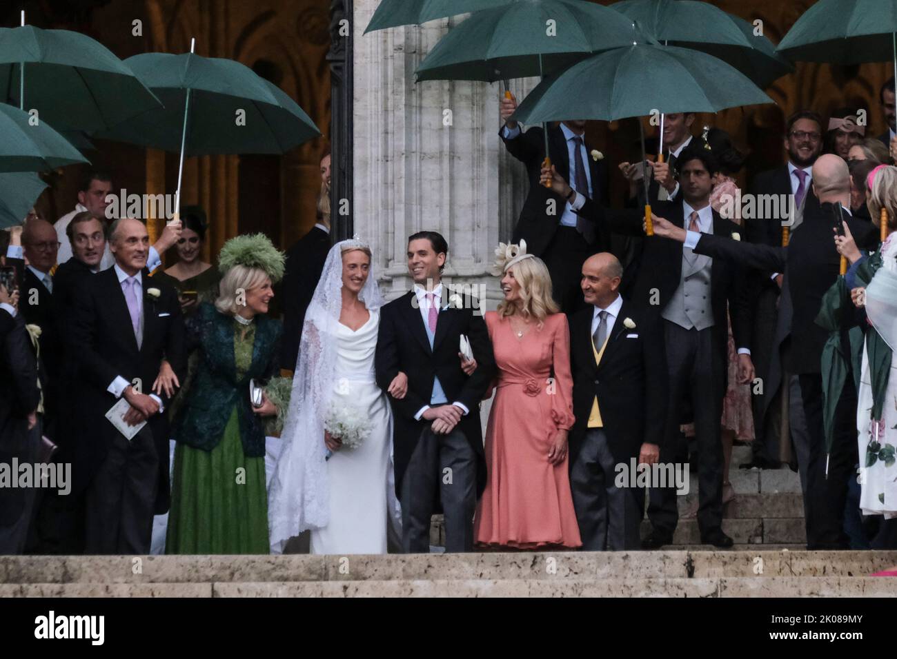 Bruxelles, Belgique. 10th septembre 2022. La princesse Maria Laura et William Isvy ont photographié en partant après la cérémonie de mariage à la cathédrale Saint Michael et Saint Gudula à Bruxelles, en Belgique, le 10 septembre 2022. Crédit: ALEXANDROS MICHAILIDIS/Alamy Live News Banque D'Images