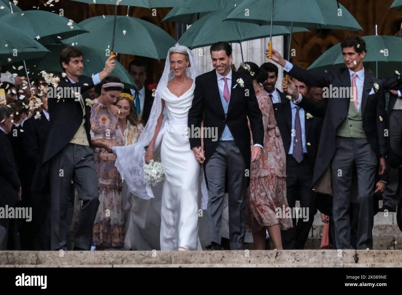 Bruxelles, Belgique. 10th septembre 2022. La princesse Maria Laura et William Isvy ont photographié en partant après la cérémonie de mariage à la cathédrale Saint Michael et Saint Gudula à Bruxelles, en Belgique, le 10 septembre 2022. Crédit: ALEXANDROS MICHAILIDIS/Alamy Live News Banque D'Images