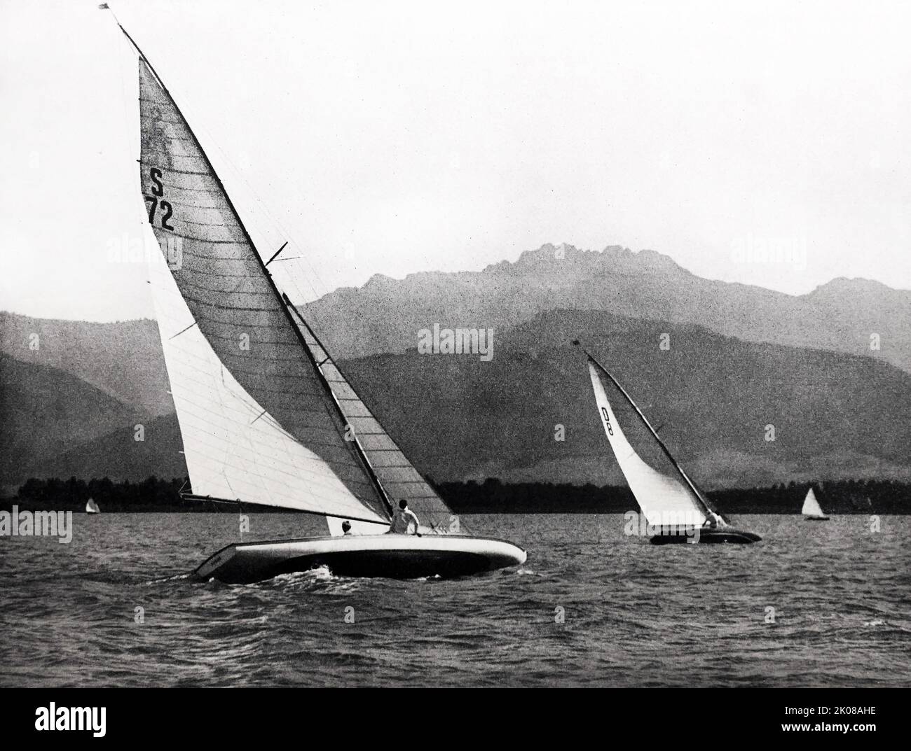 Comme un énorme oiseau. Sonderboat sur le lac Chiem, Bavière, Allemagne. Photographie en noir et blanc, c1940s Banque D'Images