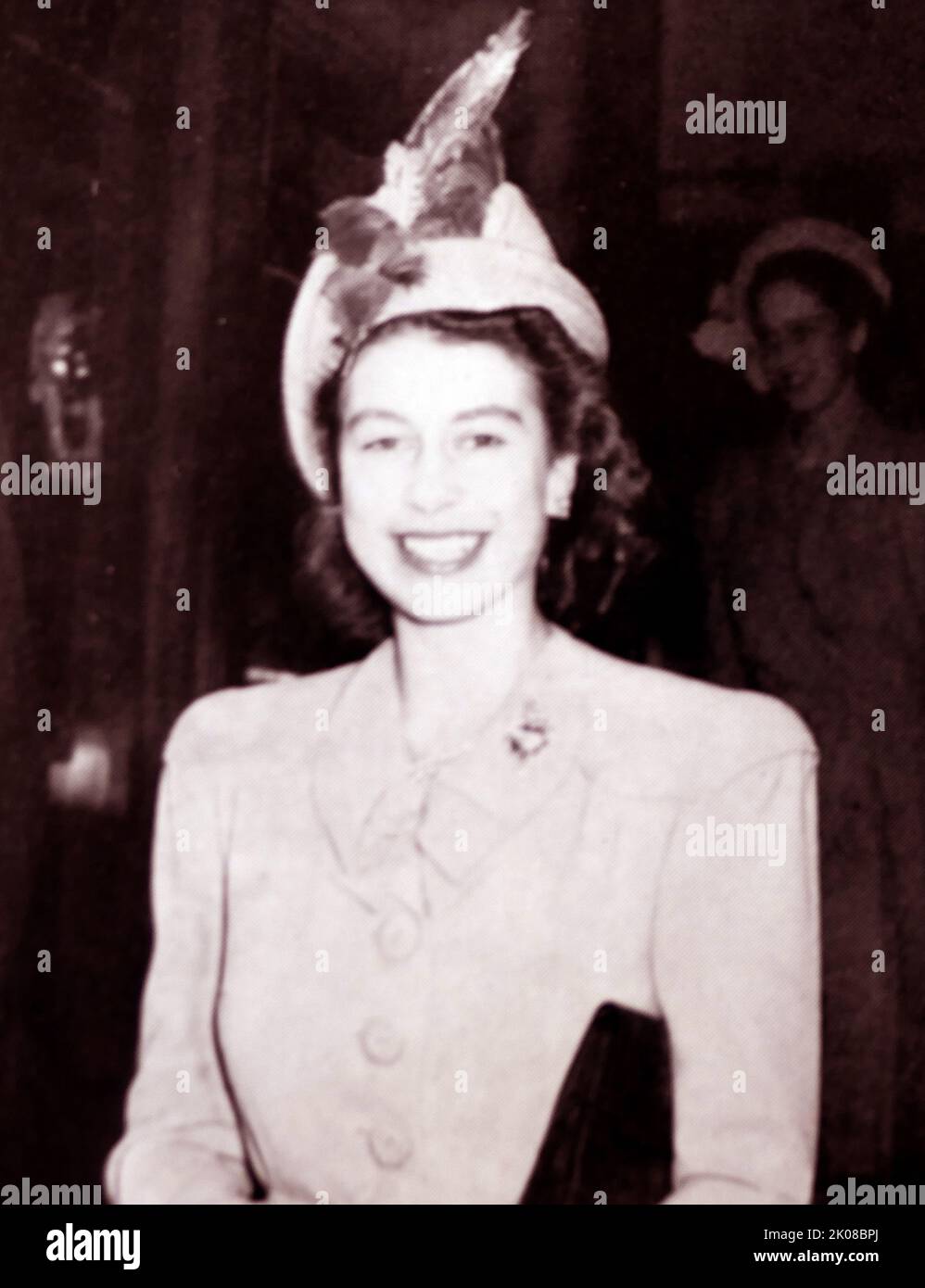 Une princesse Elizabeth souriante dans le 1940s. Elizabeth II (Elizabeth Alexandra Mary; née le 21 avril 1926) est reine du Royaume-Uni et de 14 autres royaumes du Commonwealth Banque D'Images