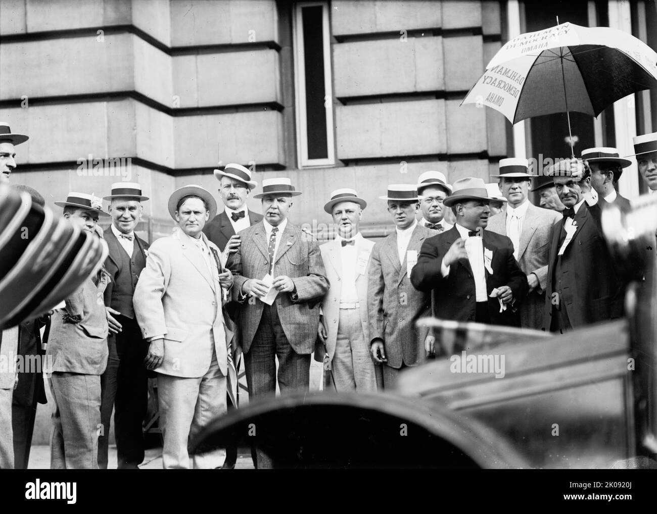 Dahlman Democratic Club of Omaha - Convention nationale démocratique, 1912. [Politiques DES ÉTATS-UNIS. James Charles Dahlman, maire d'Omaha, Nebraska, est troisième de droite en chapeau plat et en tenant parapluie]. Banque D'Images