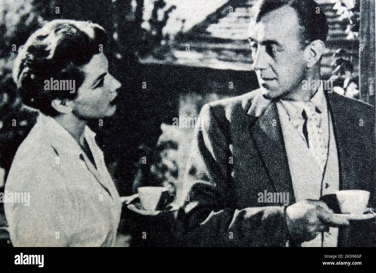 Alec Guinness et Nicole Maurey. Sir Alec Guinness CH CBE (né Alec Guinness de Cuffe du 2 avril 1914 au 5 août 2000) est un acteur anglais. Après un début de carrière sur la scène, Guinness a été présenté dans plusieurs des Ealing Comedies. Il était l'un des plus grands acteurs britanniques qui ont fait la transition du théâtre aux films après la Seconde Guerre mondiale. Guinness a remporté un Academy Award, un BAFTA, un Golden Globe et un Tony Award. En 1959, il est fait chevalier par Elizabeth II pour des services aux arts. Nicole Maurey (20 décembre 1925 - 11 mars 2016) est une actrice française, qui est apparue en 65 dans le film et la télévision pr Banque D'Images