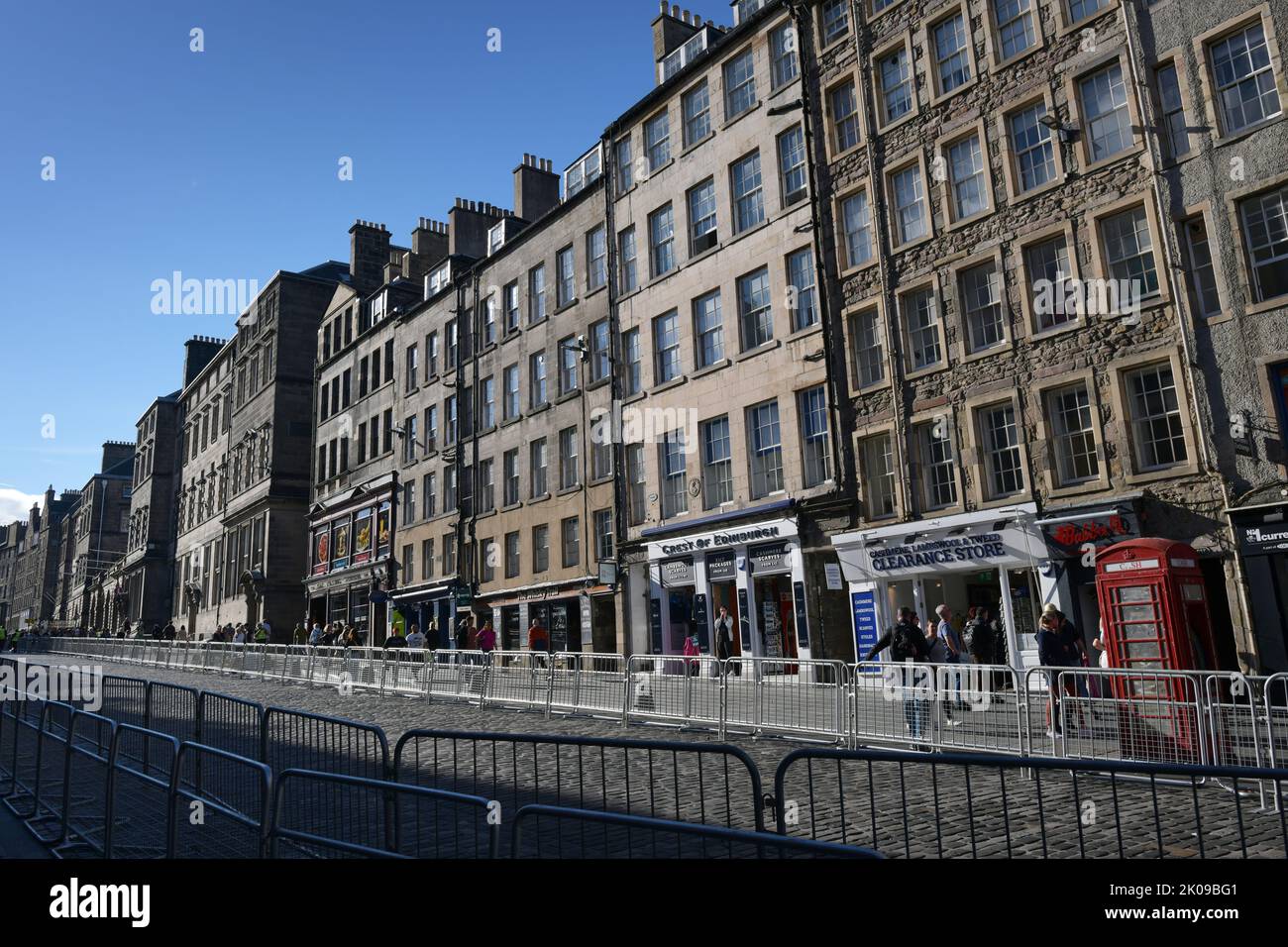 Edinburgh, Écosse, Royaume-Uni, 10 septembre 2022. Le Royal Mile la veille de l'arrivée de sa Majesté la Reine Elizabeth II. Crédit SST/alamy nouvelles en direct Banque D'Images