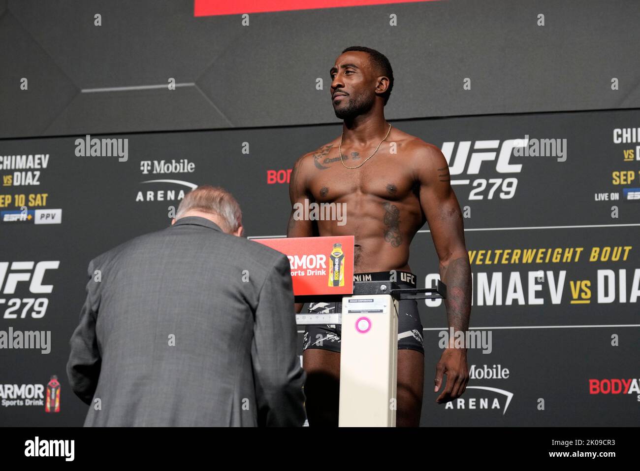 LAS VEGAS, NV 9 septembre Jamie Pickett sur la balance pour les