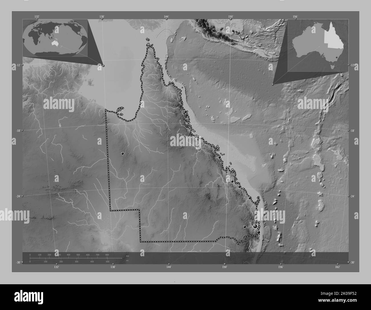 Queensland, État de l'Australie. Carte d'altitude en niveaux de gris avec lacs et rivières. Lieux des principales villes de la région. Cartes d'emplacement auxiliaire d'angle Banque D'Images