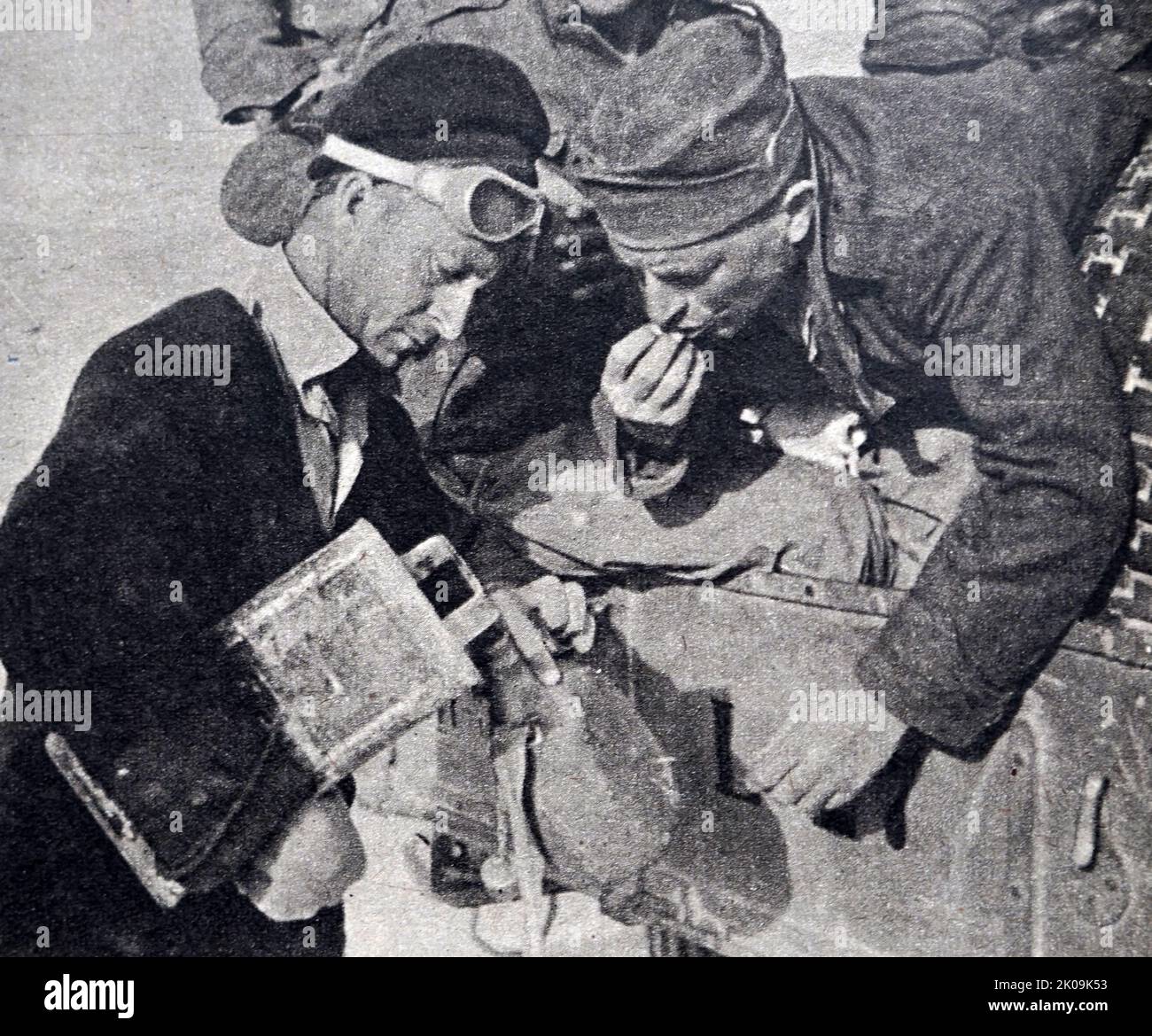 Prisonniers italiens pendant la bataille d'Égypte. L'Égypte a été un champ de bataille majeur dans la campagne nord-africaine pendant la Seconde Guerre mondiale, étant le lieu des première et deuxième batailles d'El Alamein. Banque D'Images Prisonniers italiens pendant la bataille d'Égypte. L'Égypte a été un champ de bataille majeur dans la campagne nord-africaine pendant la Seconde Guerre mondiale, étant le lieu des première et deuxième batailles d'El Alamein. Banque D'Images