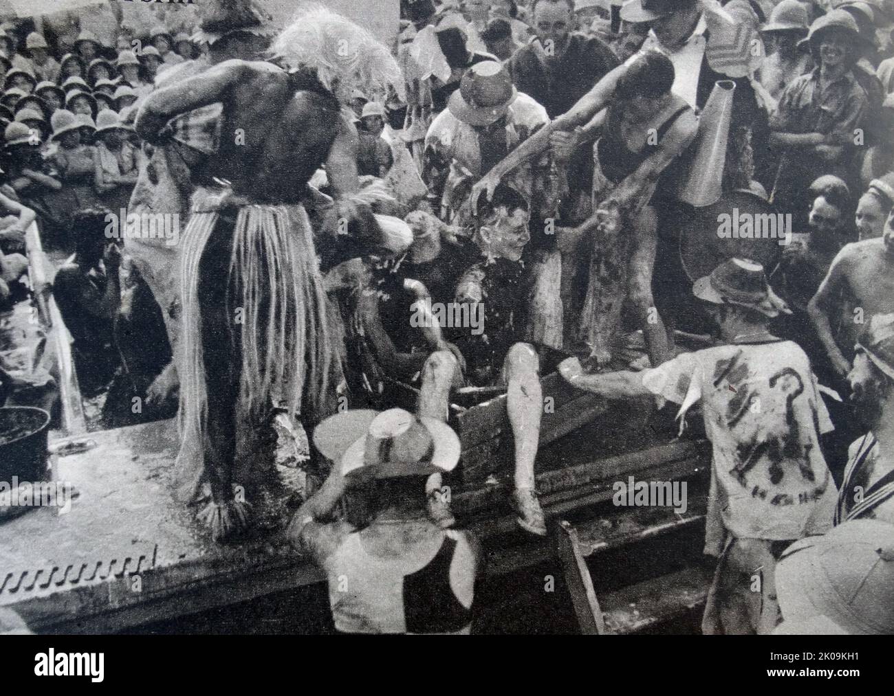 Initiation de soldats dans l'armée britannique sur un navire de combat pendant la Seconde Guerre mondiale Banque D'Images