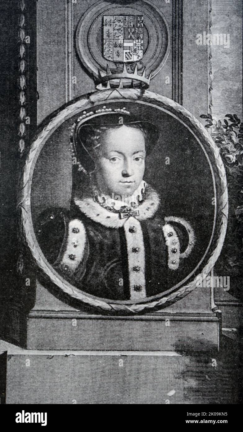 Mary I (18 février 1516 - 17 novembre 1558), également connue sous le nom de Mary Tudor, et sous le nom de « Bloody Mary » par ses opposants protestants, était reine d'Angleterre et d'Irlande de juillet 1553 à sa mort en 1558. Elle est surtout connue pour sa tentative vigoureuse d'inverser la réforme anglaise, qui avait commencé sous le règne de son père, Henry VIII Sa tentative de restaurer à l'Église la propriété confisquée dans les deux règnes précédents a été largement contrecarrée par le Parlement, mais pendant ses cinq années de règne, Mary a brûlé plus de 280 dissidents religieux au pieu dans les persécutions mariales. Banque D'Images