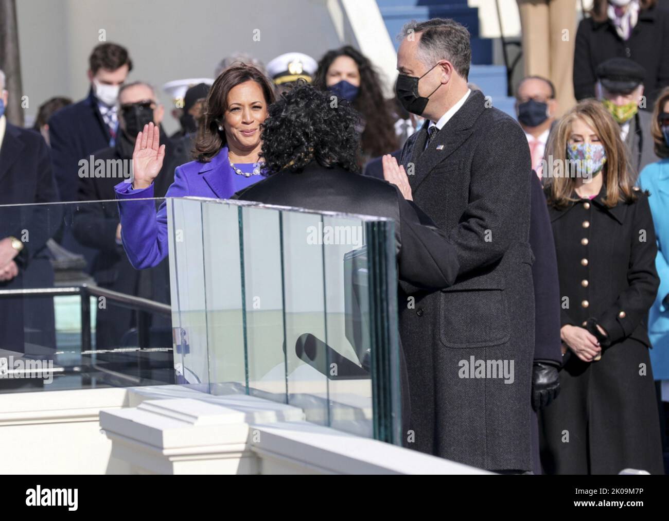 Kamala Harris a pris ses fonctions de vice-président des États-Unis sur 20 janvier 2021. Elle est la première vice-présidente féminine des États-Unis, la plus haute femme élue officielle de l'histoire des États-Unis, et la première vice-présidente afro-américaine et asiatique-américaine. Banque D'Images