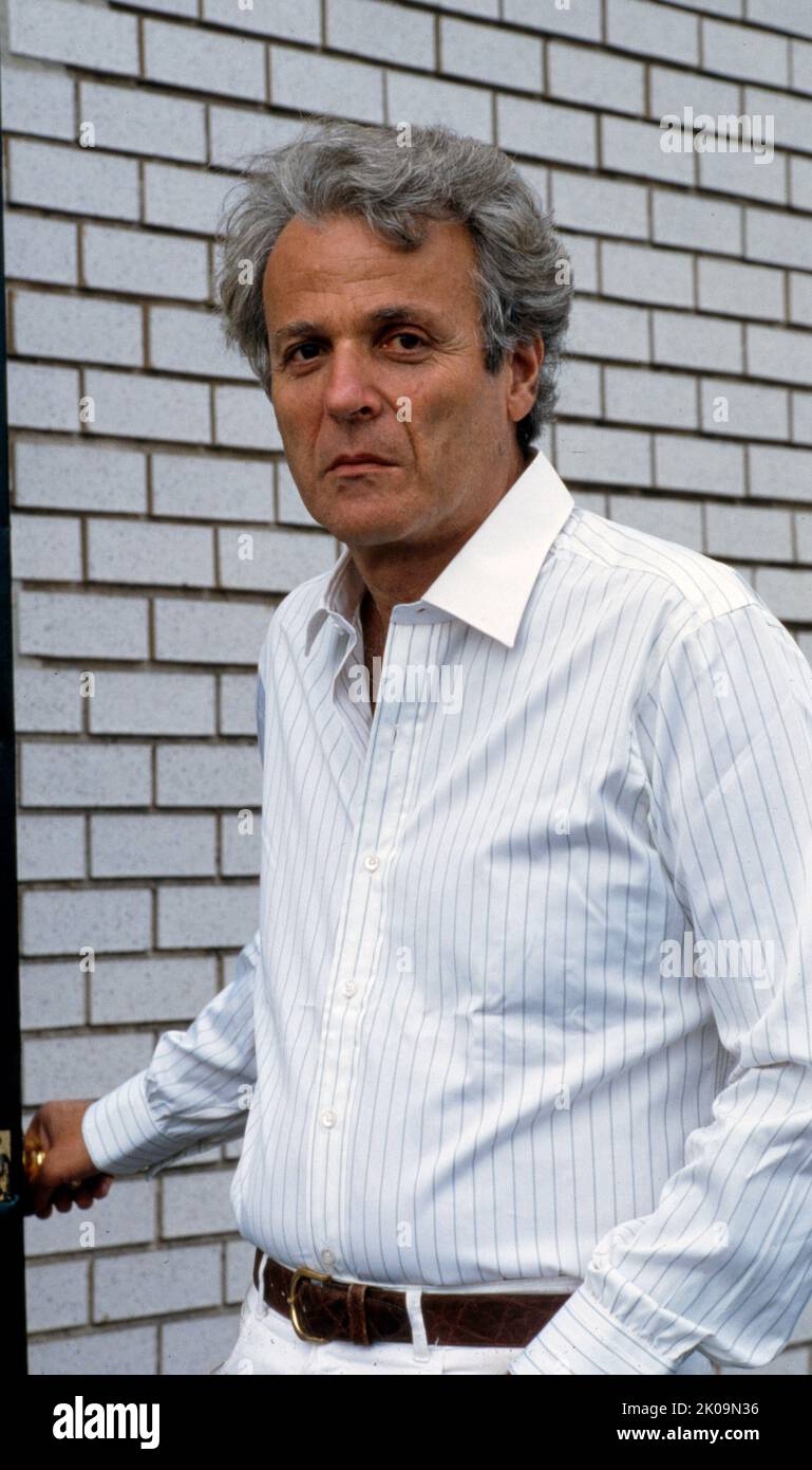 William Goldman (12 août 1931 - 16 novembre 2018) était un romancier, dramaturge et scénariste américain. Il est d'abord venu à l'importance en 1950s comme romancier avant de se tourner vers la scénarisation. Il a remporté les Academy Awards pour ses scénarios Butch Cassidy et The Sundance Kid (1969) et tous les hommes du Président (1976). Banque D'Images