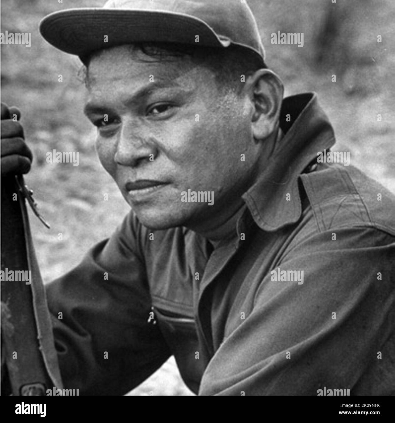 Ramon del Fierro Magsaysay Sr. (1907 - 1957) homme d'État philippin qui a servi comme septième président des Philippines, de 30 décembre 1953, jusqu'à sa mort dans une catastrophe aérienne sur 17 mars 1957. Mécanicien automobile de profession, Magsaysay a été nommé gouverneur militaire de Zambales après son remarquable service de chef de guérilla pendant la guerre du Pacifique. Il a ensuite occupé deux mandats à titre de congressiste du Parti libéral pour le district at-large de Zambales avant d'être nommé secrétaire de la Défense nationale par le président Elpidio Quirino. Il a été élu président sous la bannière des Nacionalis Banque D'Images