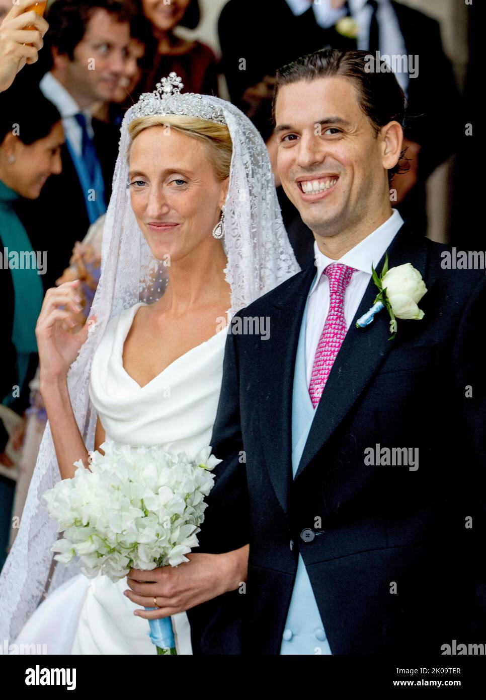 Bruxelles, Belgique. 10th septembre 2022. La princesse Maria Laura de Belgique et William Isvy quittent le Sint-Michiels-en-Sint-Goedelekhedraal à Bruxelles, sur 10 septembre 2022, après leur mariage. Crédit : Albert Nieboer/Netherlands OUT/point de vue OUT/dpa/Alay Live News Banque D'Images