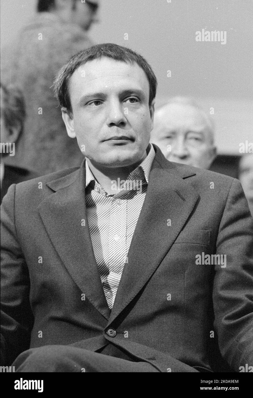 Vladimir Bukovsky, dissident soviétique, témoigne. Photographie de Marion S. Trikosko. Publié 1977. Vladimir Konstantinovich Bukovsky (30 décembre 1942-27 octobre 2019) est un militant et écrivain britannique des droits de l'homme né en Russie. De la fin de 1950s à la mi-1970s, il était une figure importante du mouvement dissident soviétique Banque D'Images